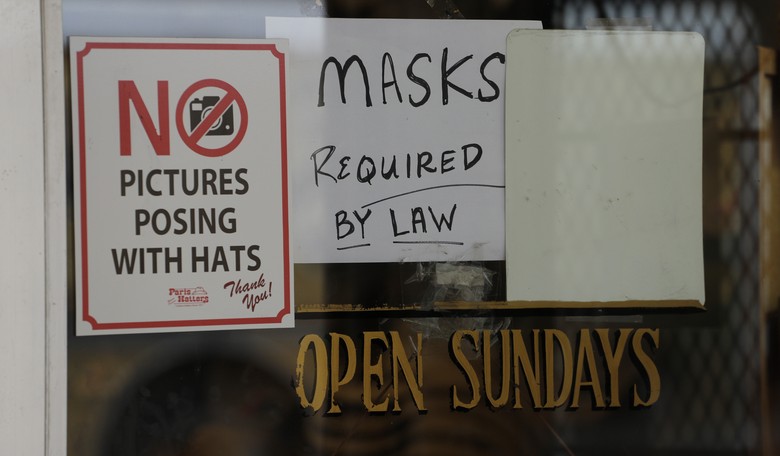 UMass Gives Incredible Punishment to Students Not Wearing Masks Outdoors, off Campus