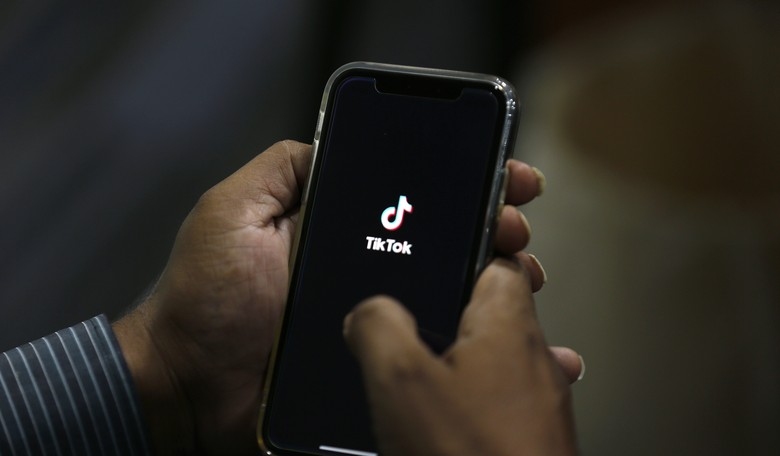 The Left Is Descending Into Dramatics Over the Supreme Court Leak, and Libs of TikTok Is Posting the Meltdown