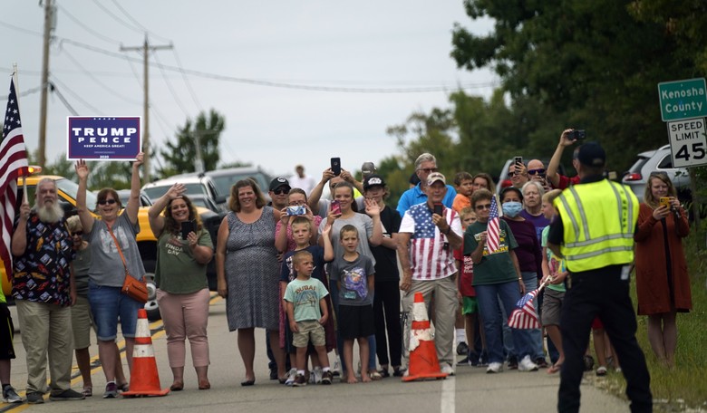 Kenosha Crowd Cheers for Trump While Dem Politicians Tell Him to Stay Away
