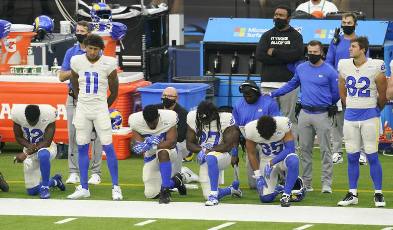 Brett Favre Pummels Politics in Sports, Says NFL Kneeling Brought 'More Turmoil Than Good'