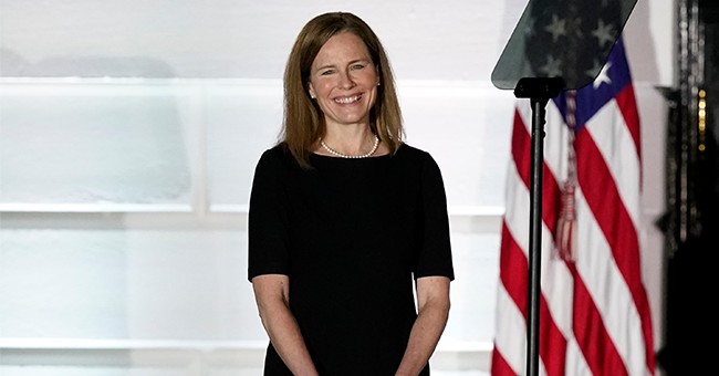 BREAKING: Justice Clarence Thomas Swears In Amy Coney Barrett