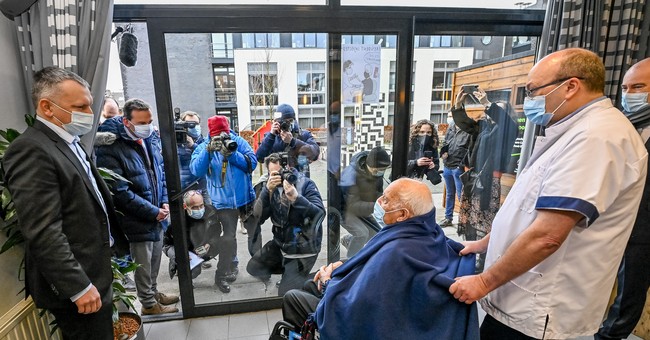 Johns Hopkins Medical School Professor Wonders Why No One Is Talking About the 77% Decline in New China Virus Cases