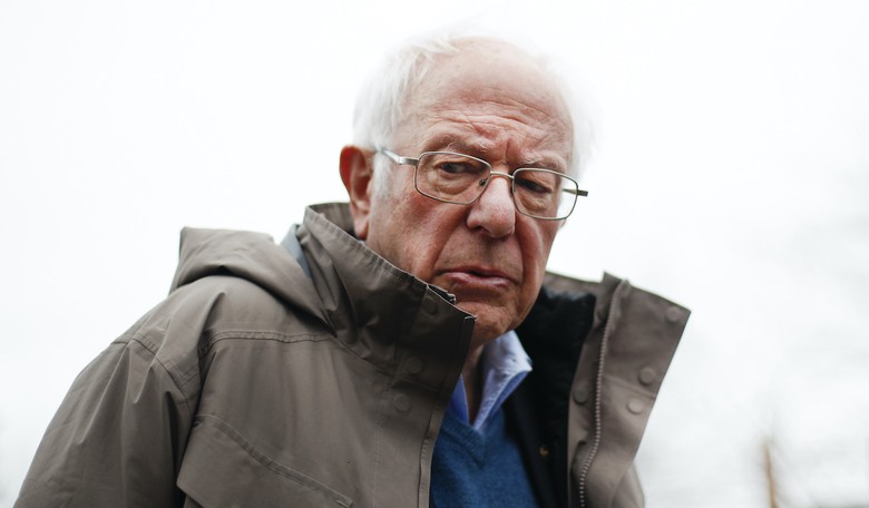 Bernie Sanders Buries the Knife Into Kyrsten Sinema