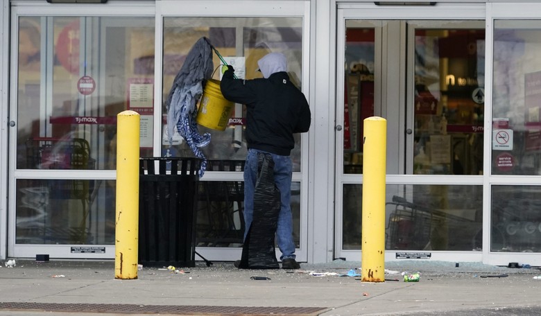 Powerful Photos From Riots Show What Does and Does Not Protect Businesses From Destruction