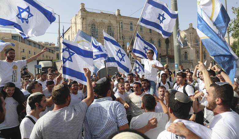 "Who Is Jewish," Pro-Palestinian Mob Beats Up Jews in Los Angeles as Anti-Semitic Attacks Increase