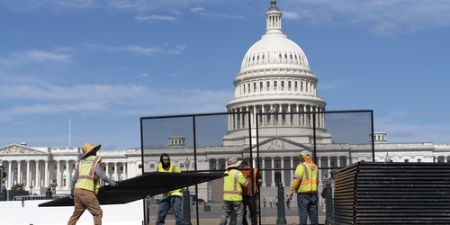 El "insurreccionalista" Trump aprobó las tropas de la Guardia Nacional para D.C. el 6 de enero. Los Demócratas Dijeron Que No.