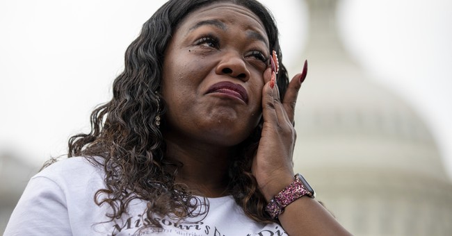 Cori Bush Lands $100,000 Book Deal, Approved by House Ethics Committee