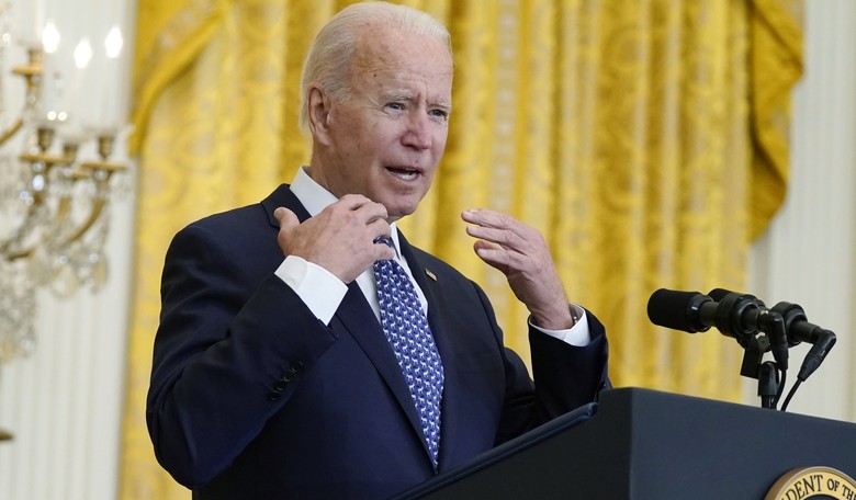 Joe Biden Plays Approval Limbo and Makes His Advisers Look Like Idiots