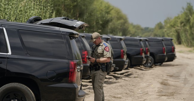 US Officials: 400,000 'Got-Aways' This Year, Cartels 'Dictating' Illegal Border Crossings 