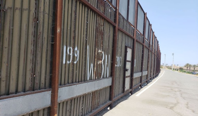 GOP Senators Vow to Vote Down Any Spending Measure That Lacks Border Wall Funding