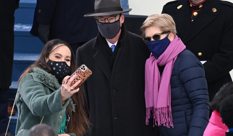 The Morning Briefing: Elizabeth Warren Is Really Cranking Up the Commie Stupidity This Week
