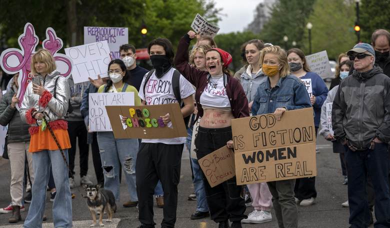 In Virginia, It's a Crime to Protest at Supreme Court Justices' Homes, So Enforce It