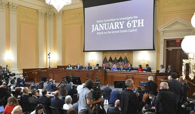 Report: Man Who Was in Charge of Security During Capitol Riot Dies, Cause Not Announced