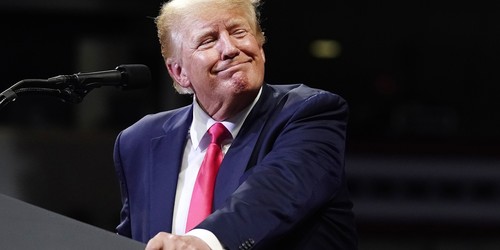 Es oficial: la Associated Press es "noticias falsas"