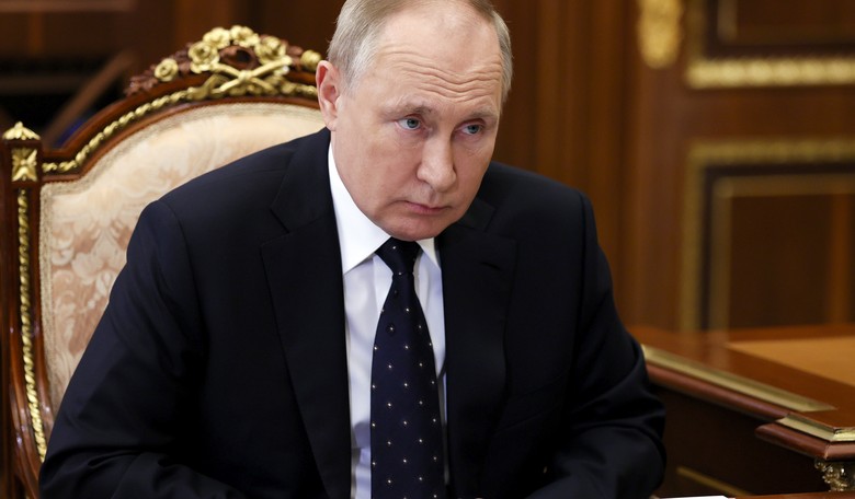 Former Head of Poland's Armed Forces Follows Putin's Example and Says Part of Russia Belongs to Poland
