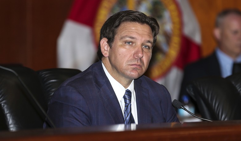 Florida Warns Credit Card Companies It Will Bring Down the Hammer if They Track Firearm Sales