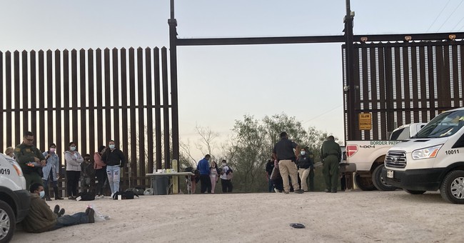 Leaked CBP Doc Warns Ending Title 42 Will Have Major 'Significant Safety Implications' 