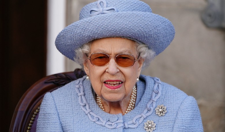 Critical Racist: Black College Professor Tweets Out Hope for 'Excruciating Death' for the Queen