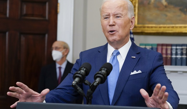 It's Official: Biden Announces Breyer's Retirement, Promises to Replace Him With a Black Woman