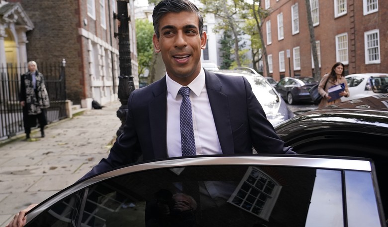 Copycat 'U-Haul' Incident in UK? Car Rams Into Gate at Prime Minister's Official Residence