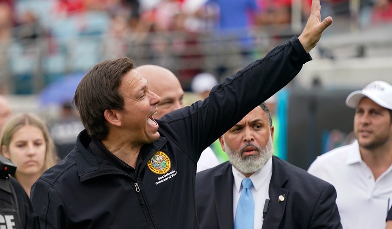 Ron DeSantis Makes a Chef's Kiss Closing Argument in Final Stretch of Campaign