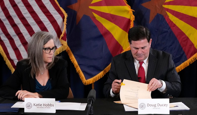 Arizona Governor Katie Hobbs to Continue Busing Migrants out of State