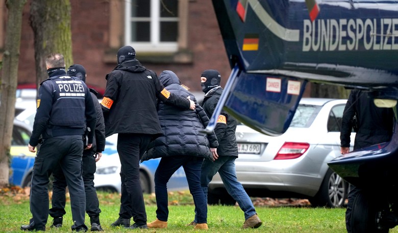 Federal Police in Germany Arrest 25 'Far-Right Extremists' in Bizarre Coup Plot