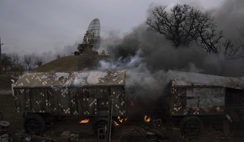 Russia Demolishes a Ukrainian Training Camp on the Polish Border as Putin Gives Joey SoftServe a Brushback Pitch