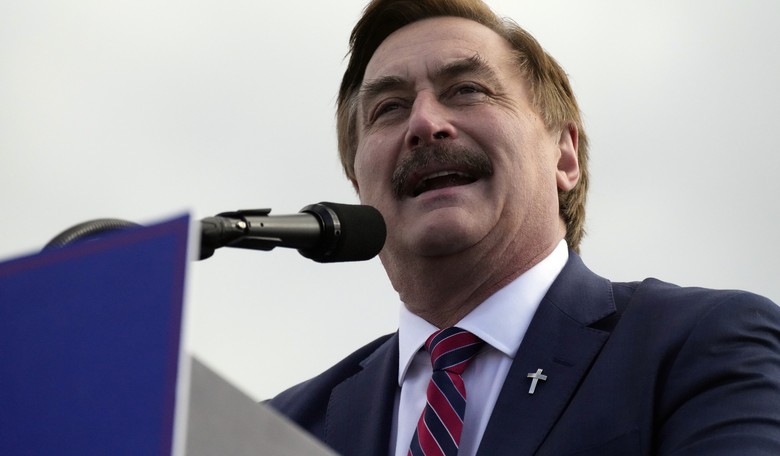 Tucker Reveals FBI Just Raided Mike Lindell, the Pillow Guy