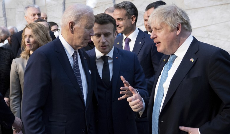 Ultra-Serious G7 Leaders and Vladimir Putin Clash Over Bare-Chested Pictures