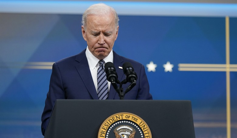 White House Walks Back False Claim About COVID Vaccines With Another Misleading Claim