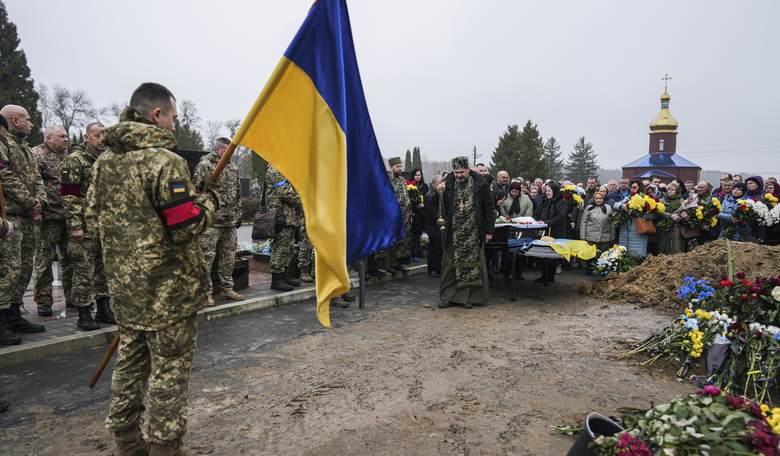 Game-Changing Weapons Begin to Flow to Ukraine After NATO Emergency Meeting