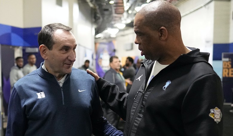 WATCH: Final Four Crowd Roars During Patriotic, Pre-Game Moment