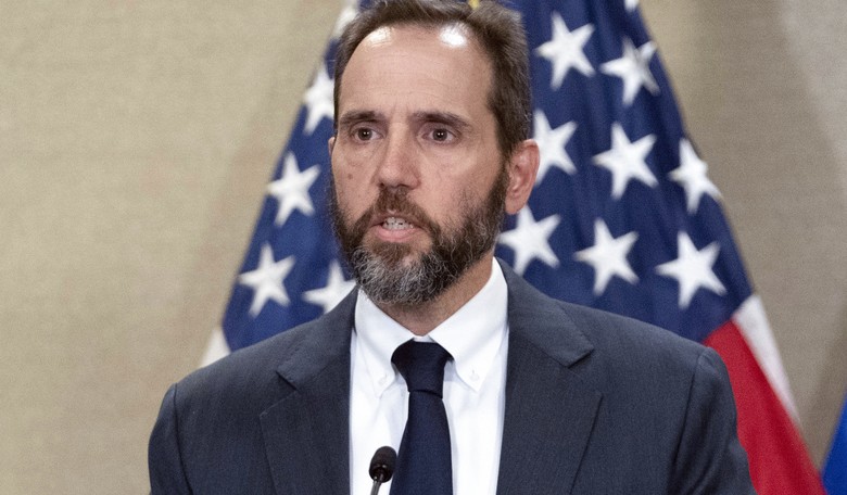 Source: Trump 'Target Letter' Does Not Mention Sedition or Insurrection, Ex-Prez Only Person Named
