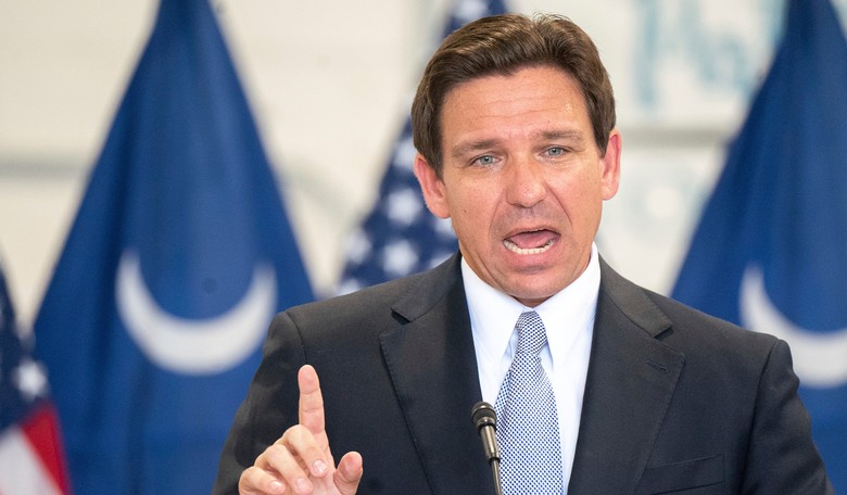 Trump Is in Iowa, Playing Cat and Mouse With DeSantis