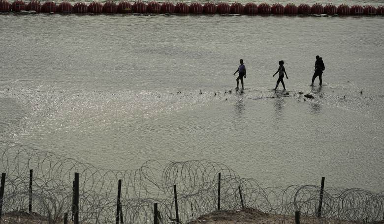 Federal Judge Orders Texas' Buoys Out of the Rio Grande