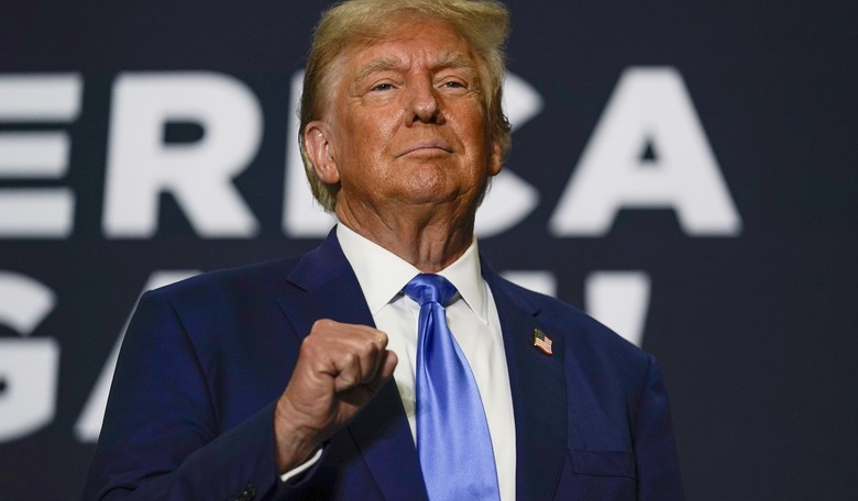 Trump Urges GOP to Rally Behind Johnson