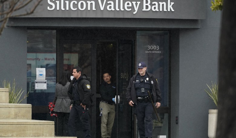 Biggest U.S. Banks See Huge Deposit Withdrawals