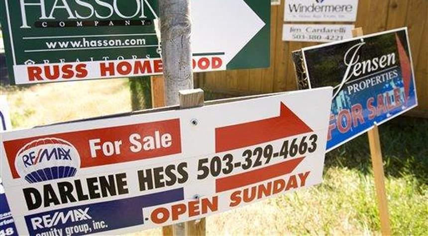 Uh oh: Home sales fall, mortgage demand crashes to 22-year low