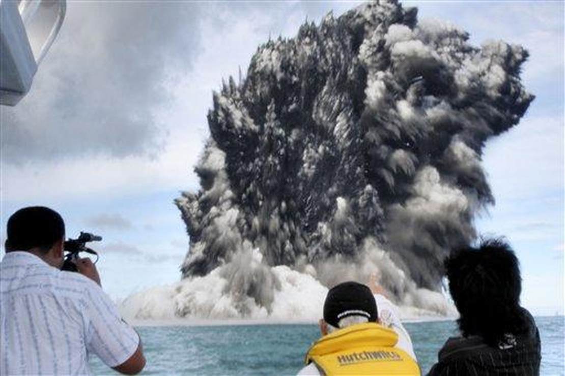 Watch: CBS Host Blames Weekend Undersea Volcanic Eruption on 'Climate Change'