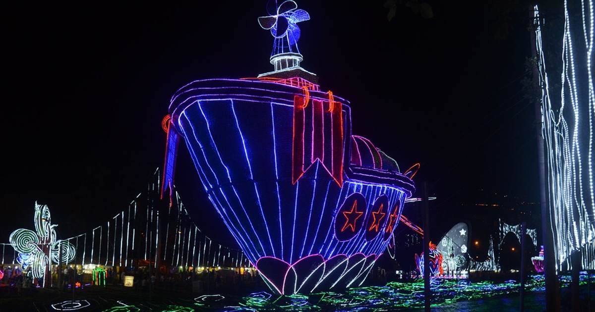 Boat Wins Parade Prize, Gets Title Stripped Over Support for Someone Named Brandon - Vimarsana News