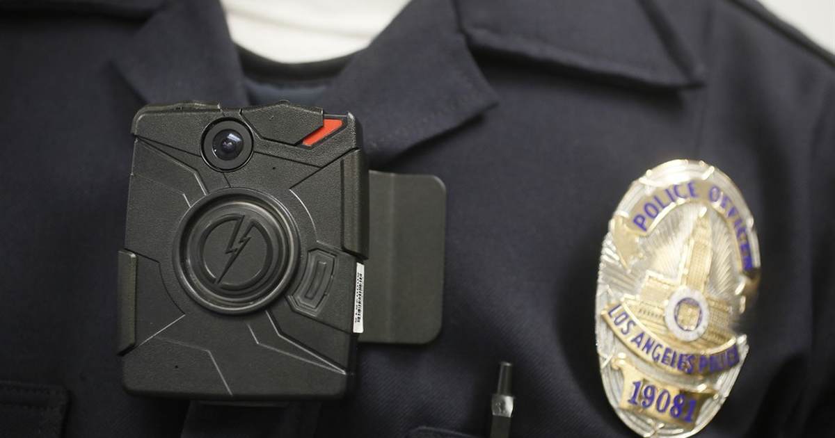 LAPD captain sues over gun store scandal - Vimarsana News