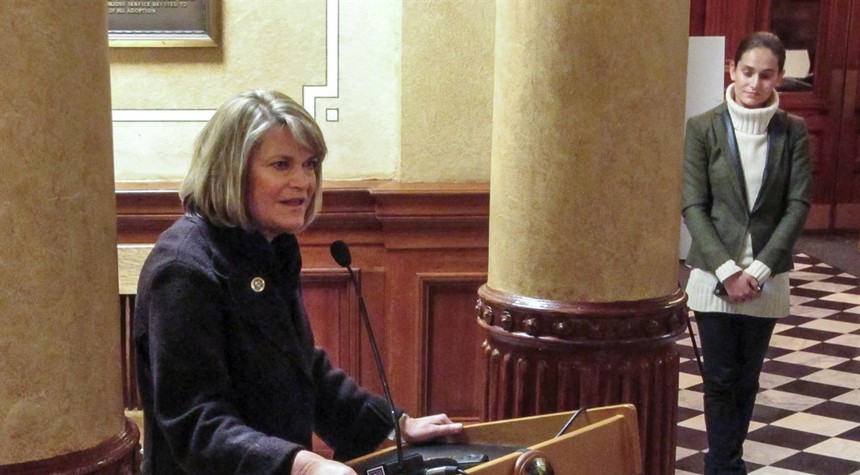 Senator Lummis apologizes for speaking the truth about science and two sexes