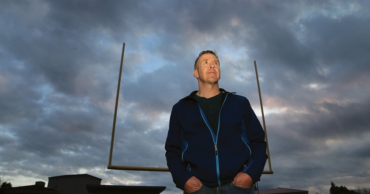 West Coast, Messed Coast™ Where the 'Praying Coach' Gets His Job Back - Vimarsana News