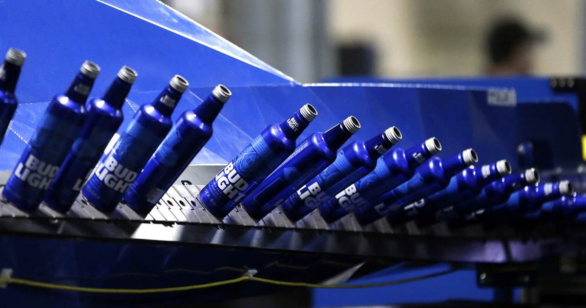 Bud Light Sales Fall off a Cliff, Rivals Gain - Vimarsana News