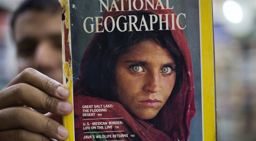 Afghanistan: Iconic 'Girl With the Green Eyes' Is Safe After Fleeing Taliban