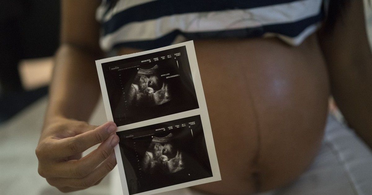 Calvin Klein Salutes Mothers, Including a Pregnant Man Who Isn't a Woman - Vimarsana News
