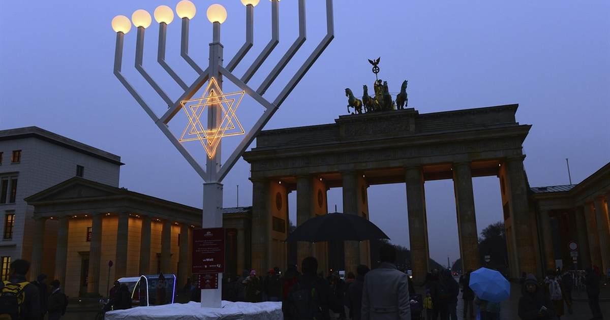 The New York Times wishes its Sunday Crossword solvers a Happy Hanukkah - Vimarsana News
