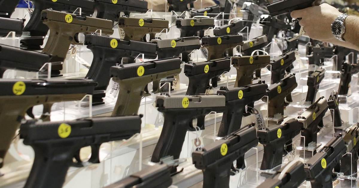 Black Gun Club Embraces New Constitutional Carry Law – Bearing Arms - Vimarsana News