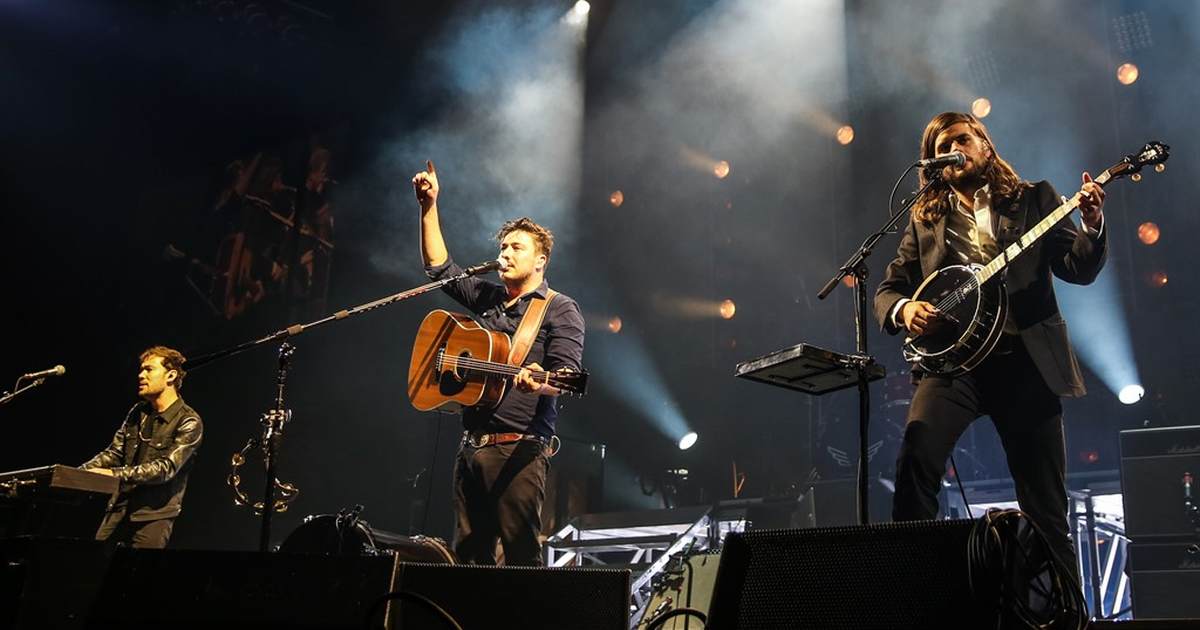 Mumford and Sons Band Member Winston Marshall Makes the Biggest Mistake You Can In Today's Climate - Vimarsana News